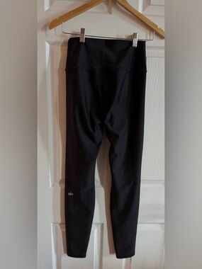 Alo Yoga High-Waist Airlift Legging - Black - Size M (NWOT)